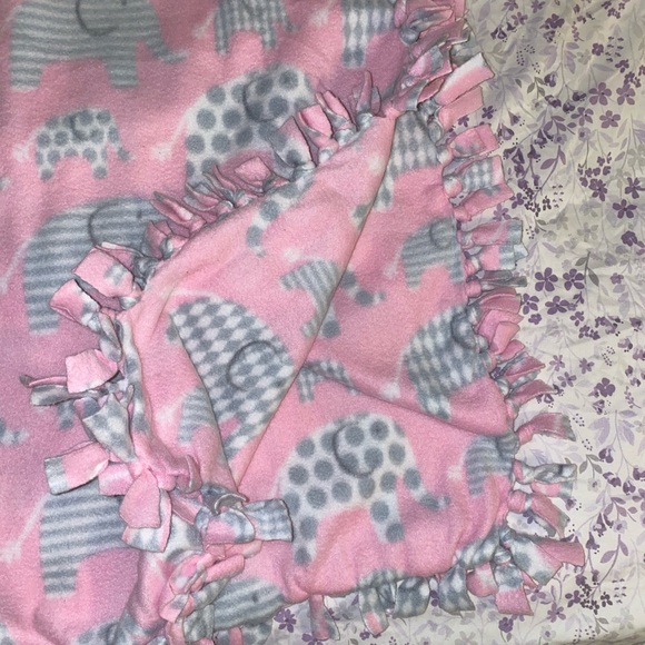 Fleece baby blanket - handmade - thick and warm! - Picture 3 of 4